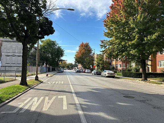 4th image of 7827 S Jeffery Blvd