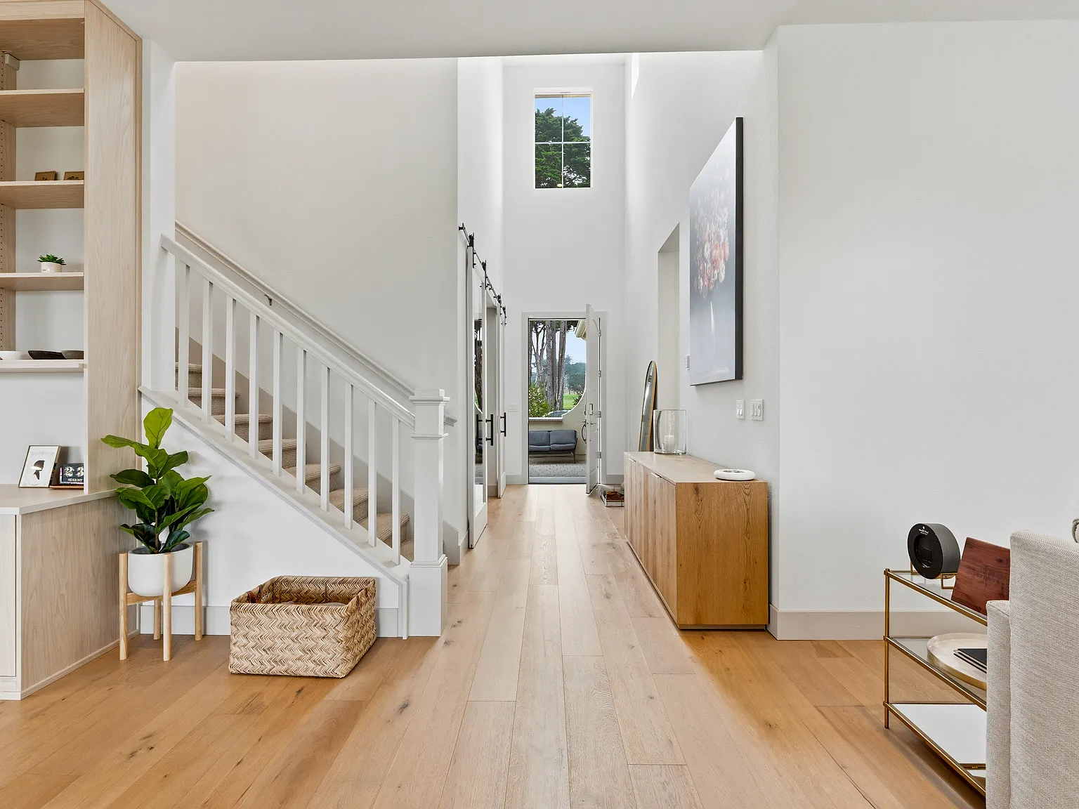 3 bed, 3.5 bath, 3400 sqft, $8,000 — Photo 4