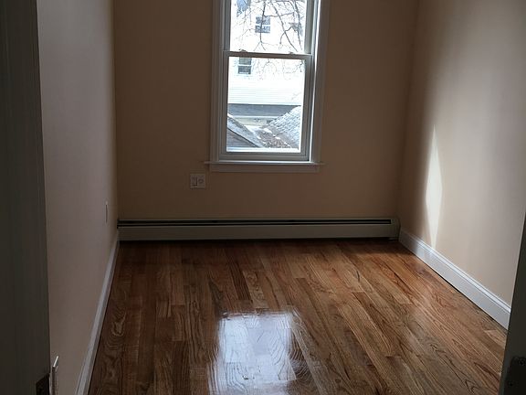 3rd image of 160-18 121 Avenue
