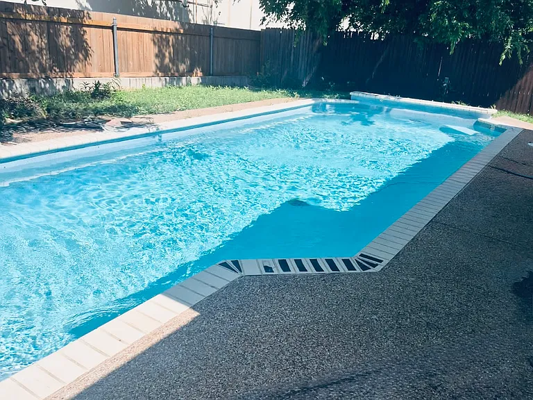1902 Aspen Dr — Photo 3