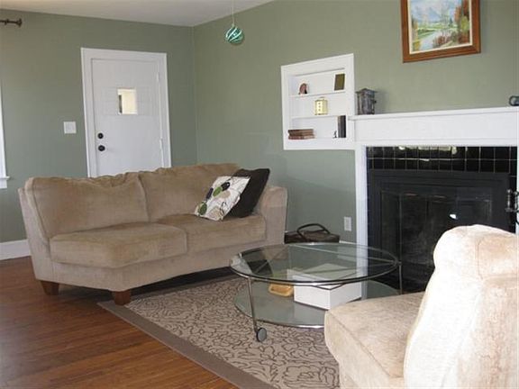 5th image of 208 Wildwood St