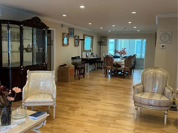 5315 Yarmouth Ave Unit 216, Encino, CA 91316