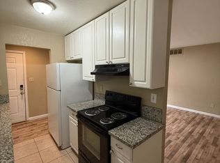 933 Carro Dr APT 4, Sacramento, CA 95825