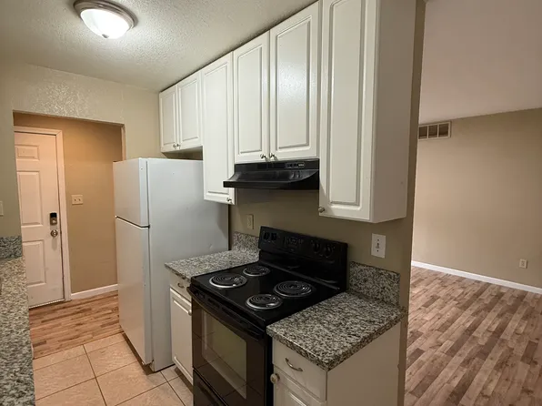 933 Carro Dr APT 4, Sacramento, CA 95825