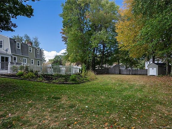 4th image of 13 Pilgrim Cir