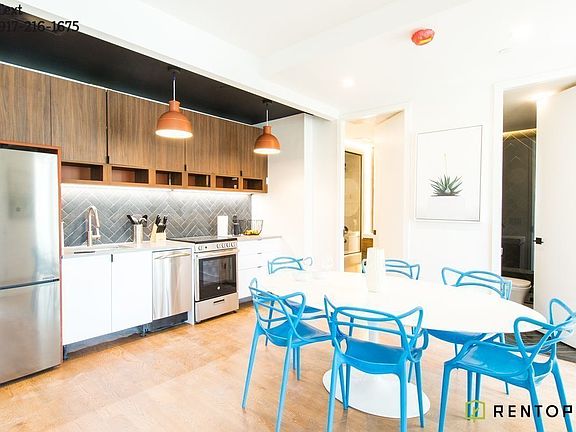 5th image of 822 Lexington Ave #302