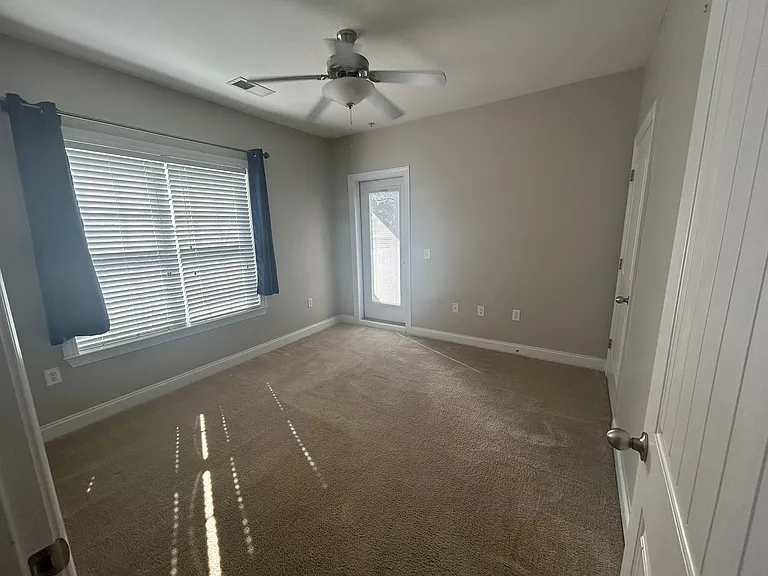300 Gateway Dr — Photo 20