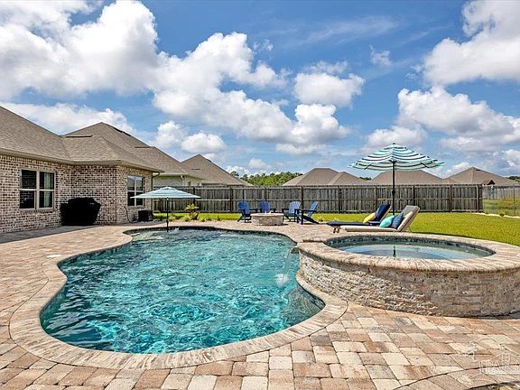 2nd image of 1400 Areca Palm Dr