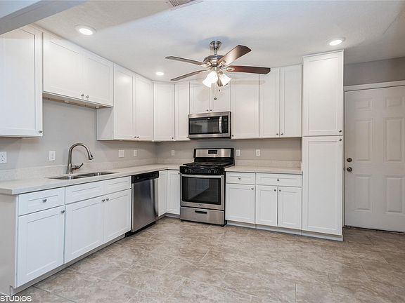 5th image of 2501 Wentworth Ln