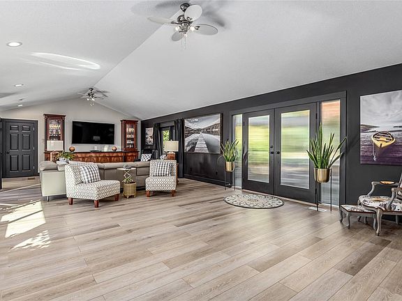 3rd image of 1100 Back Rd