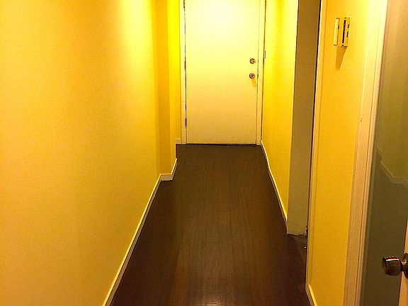 4th image of 3660 NE 166th St APT 809