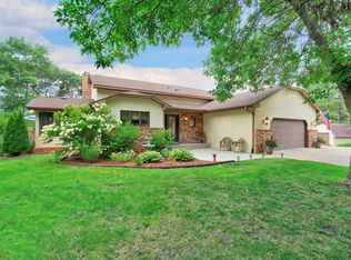 18360 Gladiola St NW, Oak Grove, MN 55011