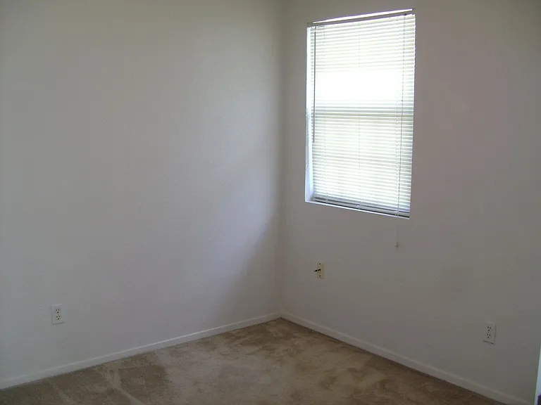 1100 Leslie Circle — Photo 8