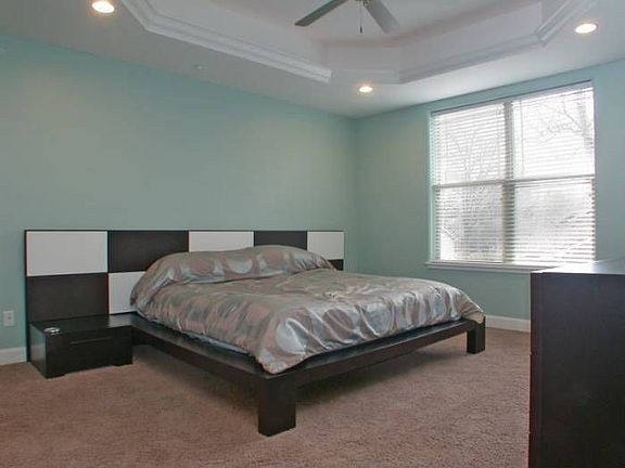 4th image of 2000 Lancashire Ave Unit 202
