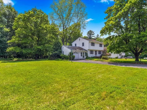 35 Kennelworth Dr, East Bridgewater, MA 02333