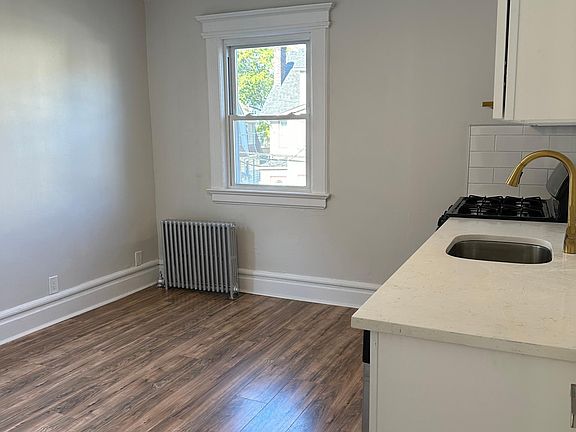 3rd image of 62 Wilson Pl Floor 2