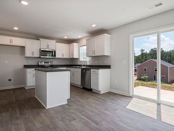 4th image of 4904 Black Forest Dr