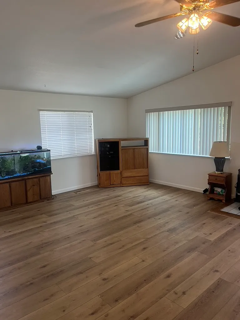 3 bed, 2100 sqft, $3,500 — Photo 3