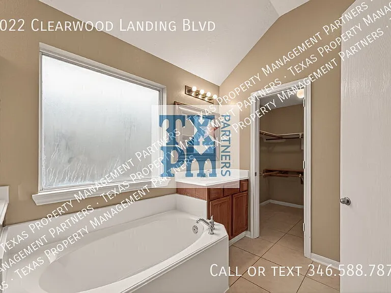 9022 Clearwood Landing Blvd — Photo 28