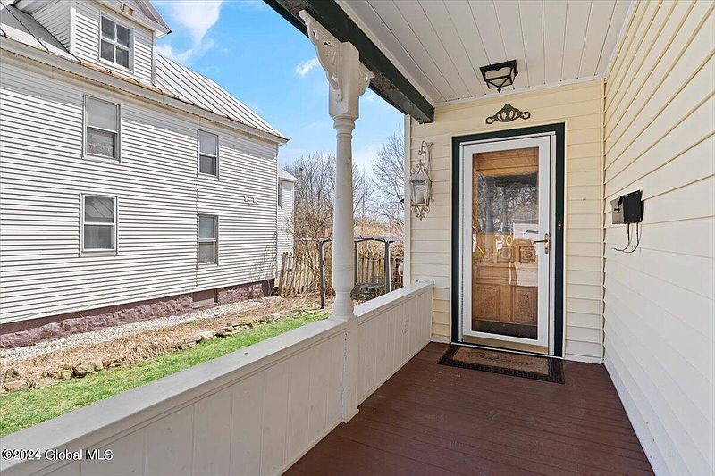 4th image of 30 Andrews Street