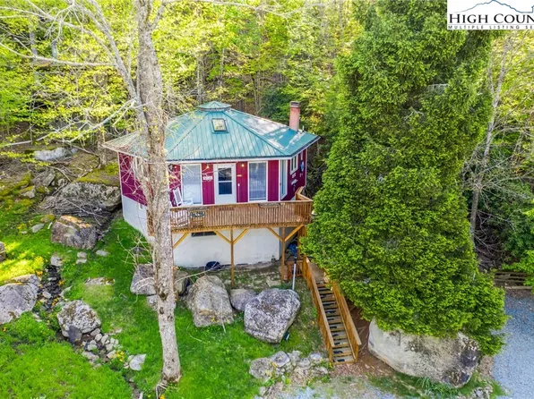 212 Charter Hills Road, Beech Mountain, NC 28604
