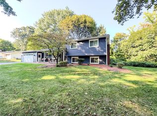 70 Glenridge Ln, Rochester, NY 14609