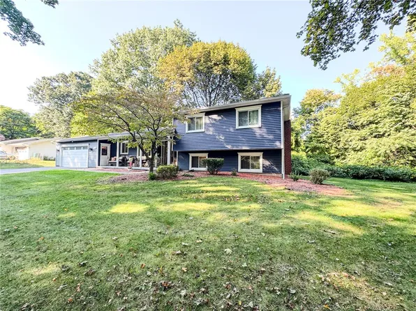 70 Glenridge Ln, Rochester, NY 14609