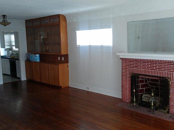 3rd image of 3710 Crane Pl