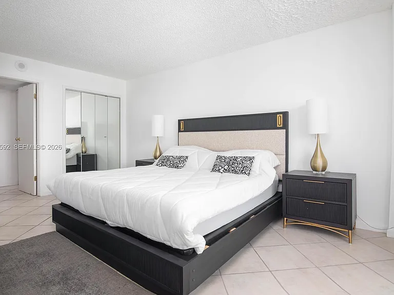 5555 Collins Ave #14U — Photo 23