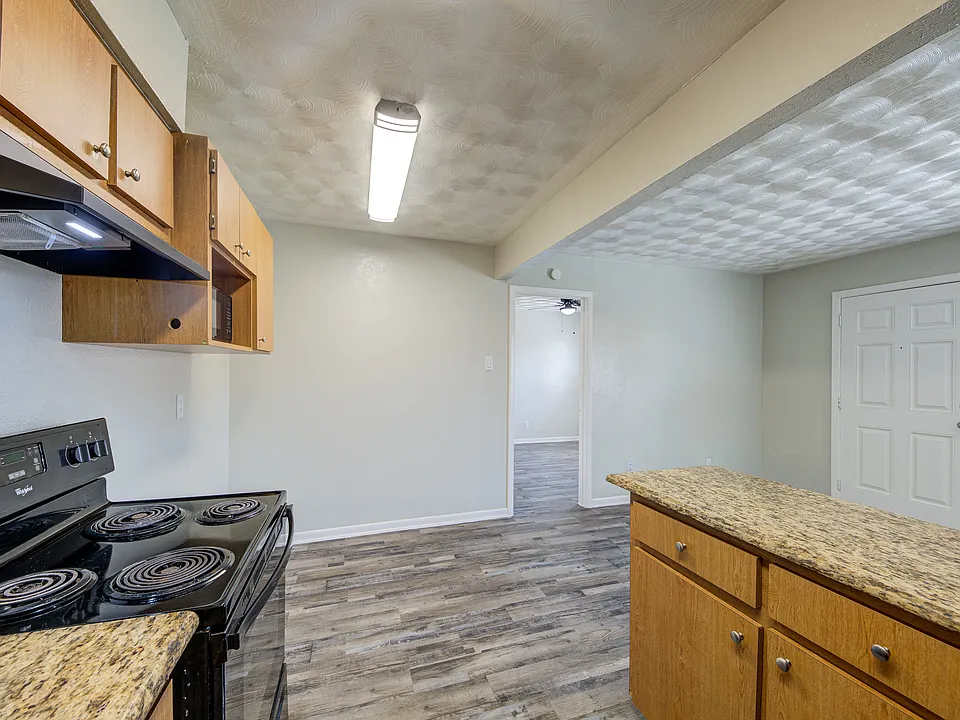 Oakwood Crest Furnished (Optional) Apartments