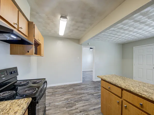 Oakwood Crest Furnished (Optional) Apartments, 231 Martha St #6607cdcb2, Euless, TX 76040
