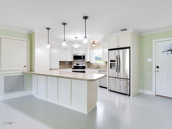 5th image of 12402 N Marcus Rd