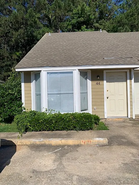 405 Kennon Lane - 44 — Photo 1