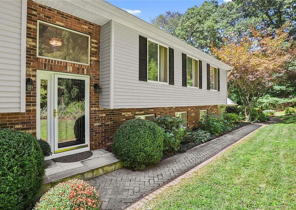 15 Oakview Rd, Newtown, CT 06482 MLS 170593190 Zillow