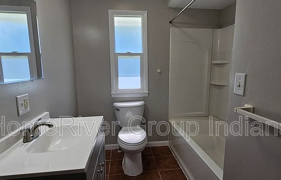 5th image of 1914 N Hawthorne Ln