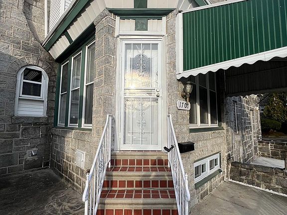 4th image of 1701 W Grange Ave