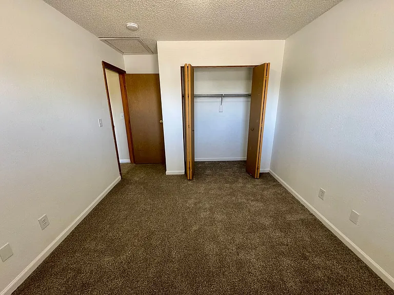 1125 Lindstrom Dr — Photo 23