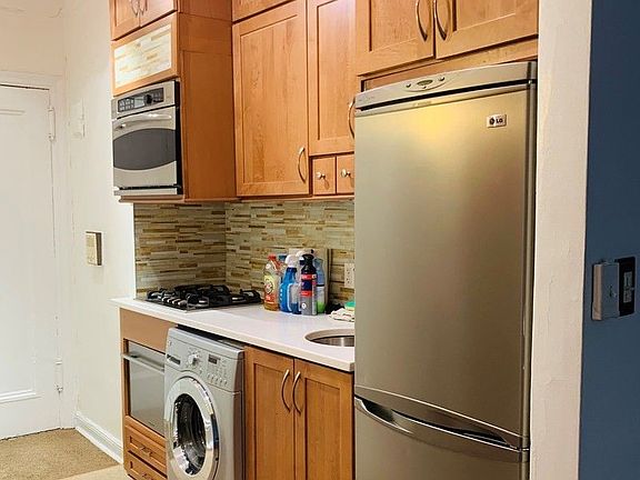 3rd image of 250 W 22nd St APT 2E