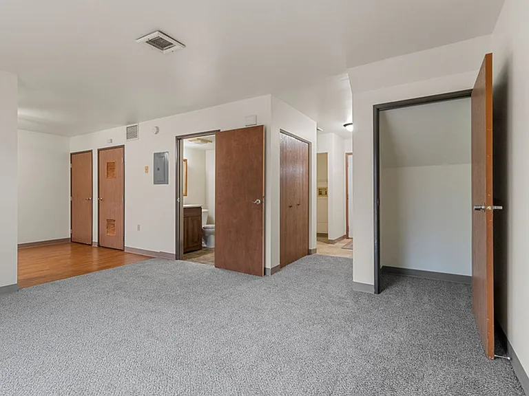 Hickory Drive and Pinecrest Apartments — Photo 23