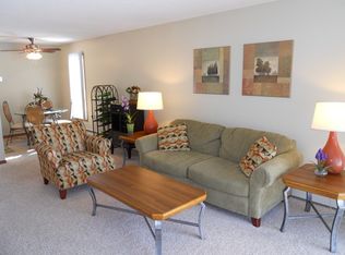 3911 Valley View Dr N APT 302, Eagan, MN 55122