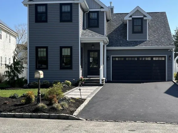 (undisclosed Address), Smithtown, NY 11787