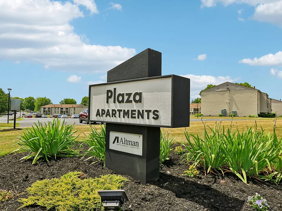 Plaza I Apartments
