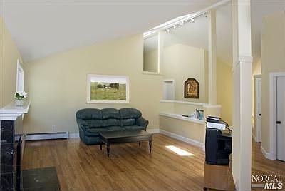 5th image of 320 Oak Manor Dr