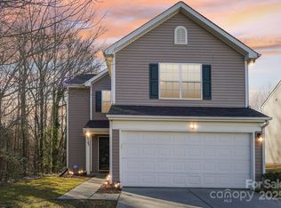 6345 Cora St, Charlotte, NC 28216