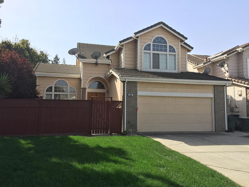 1st image of 570 Sir Lancelot Ct