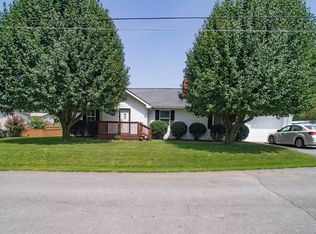 141 Starlight Dr, Elizabethton, TN 37643