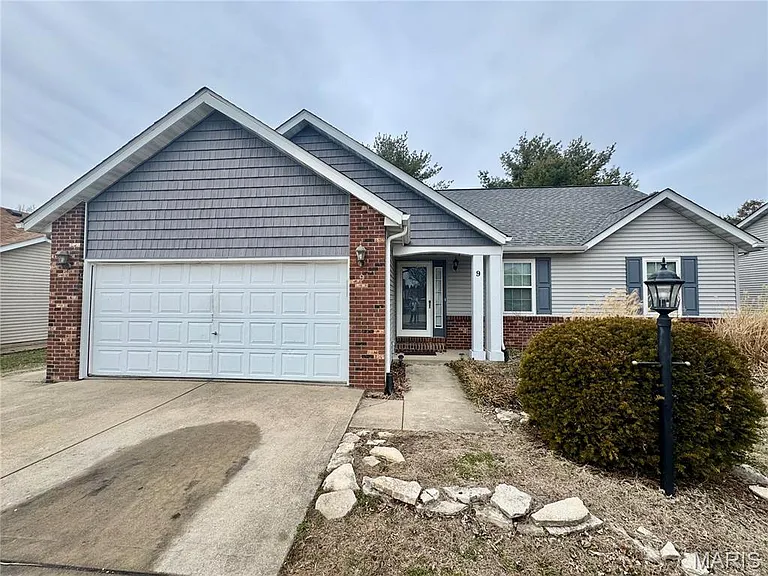 9 Jason Dr — Photo 2