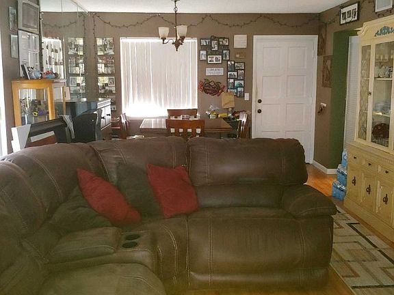 5th image of 6342 Newtown Cir APT B3