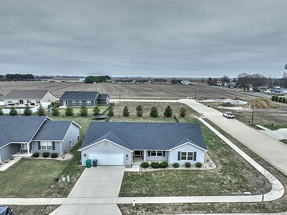 2nd image of 645 Pearl Ct