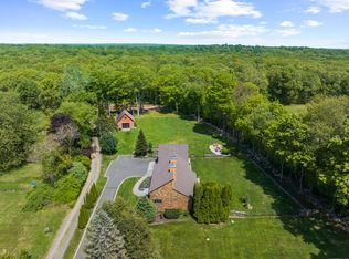 575 Long Hill Rd, Guilford, CT 06437